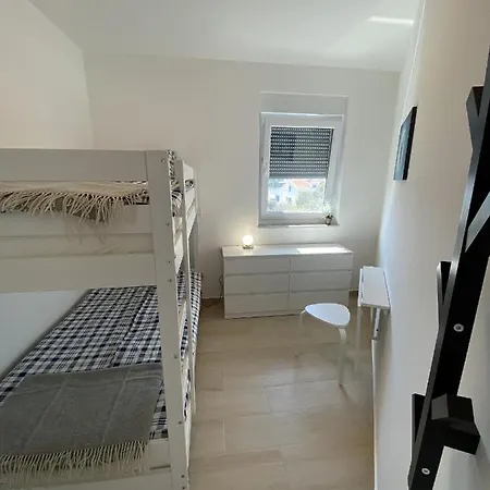 Amazing 1 Apartment *